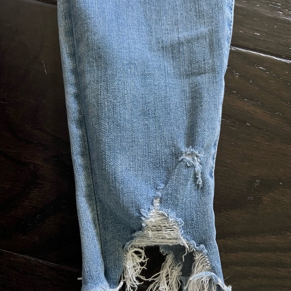 AE American Eagle Next Level Ripped Jean High-Waisted Destroyed Size 0 Short - Picture 8 of 16